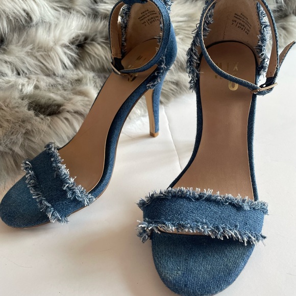 Denim ankle strap stiletto sandal frayed edge (7) - Picture 2 of 7